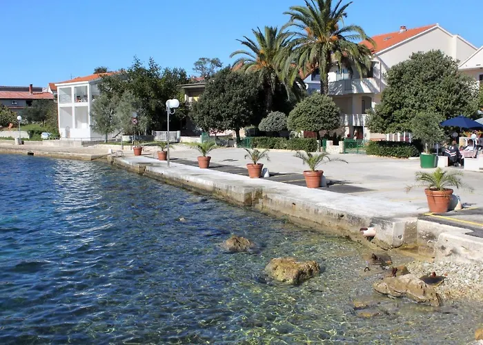 Gostinjska kuća With Wifi - Diklo, - 19877 Zadar